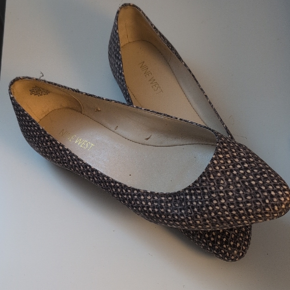 Nine West Black and Cream Patterned Flats